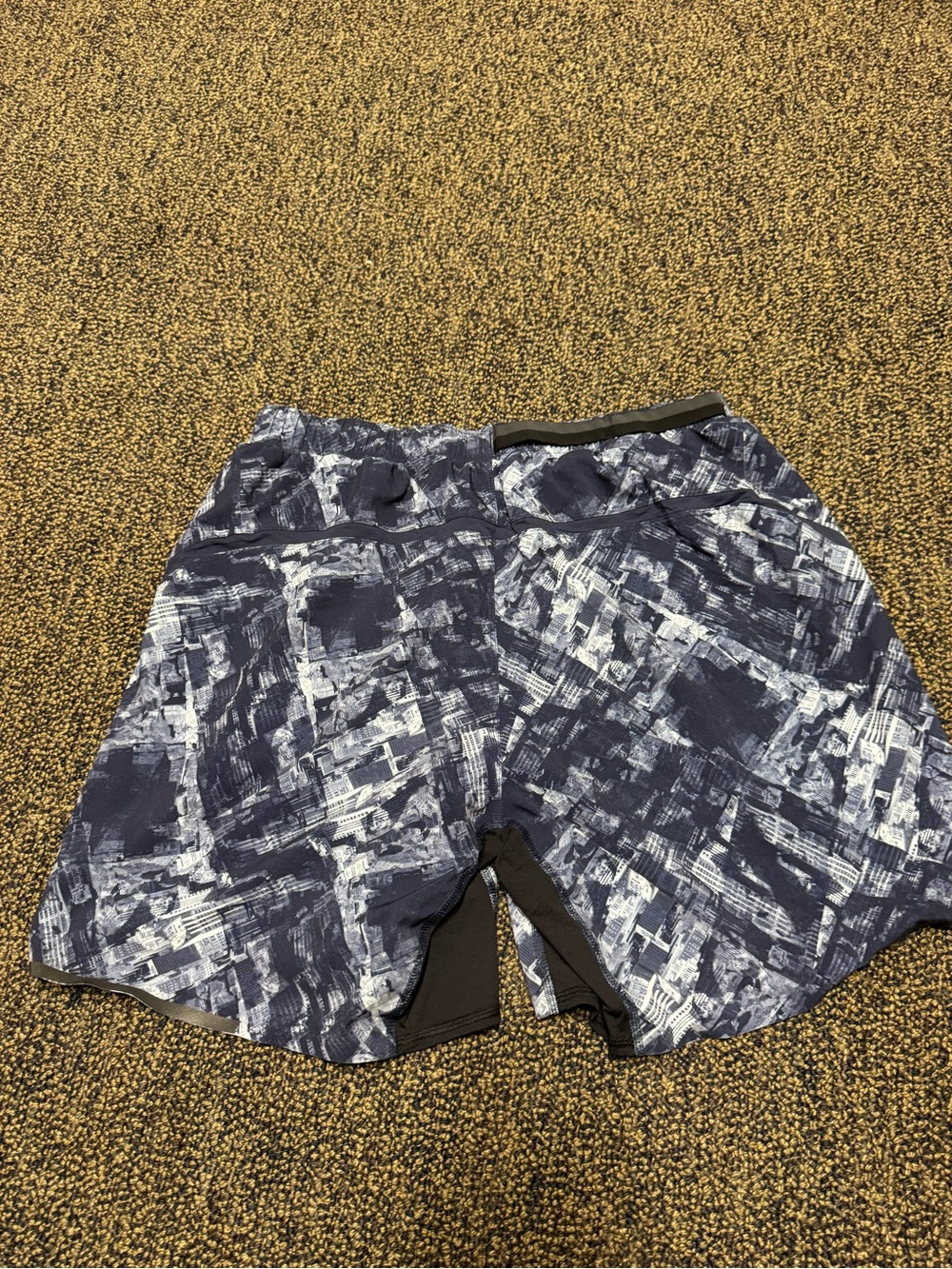 LULULEMON MENS LINED SHORT SIZE LARGE Gym Workout Active - Picture 6 of 8